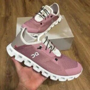 MOVING SALE | Buy by 2/21 |On Running CloudCoast Women's Sneakers, 6.5, LIKE NEW